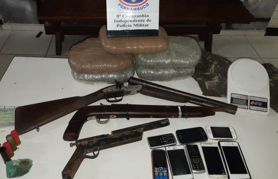 APREENDIDOS 5 KG DE MACONHA EM PESQUEIRA