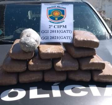 QUASE 20 KG DE MACONHA APREENDIDOS EM BLOQUEIO