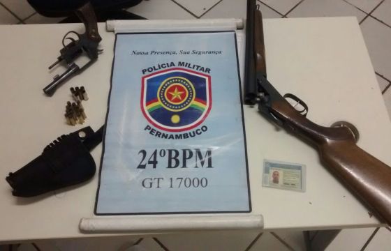 ESPINGARDA, REVÓLVER E MUNIÇÕES APREENDIDOS PELA PM