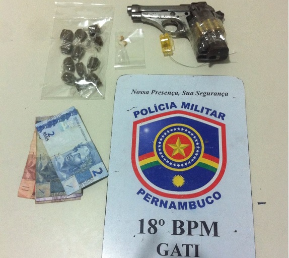 PM PRENDE TRAFICANTE EM PONTE DOS CARVALHOS