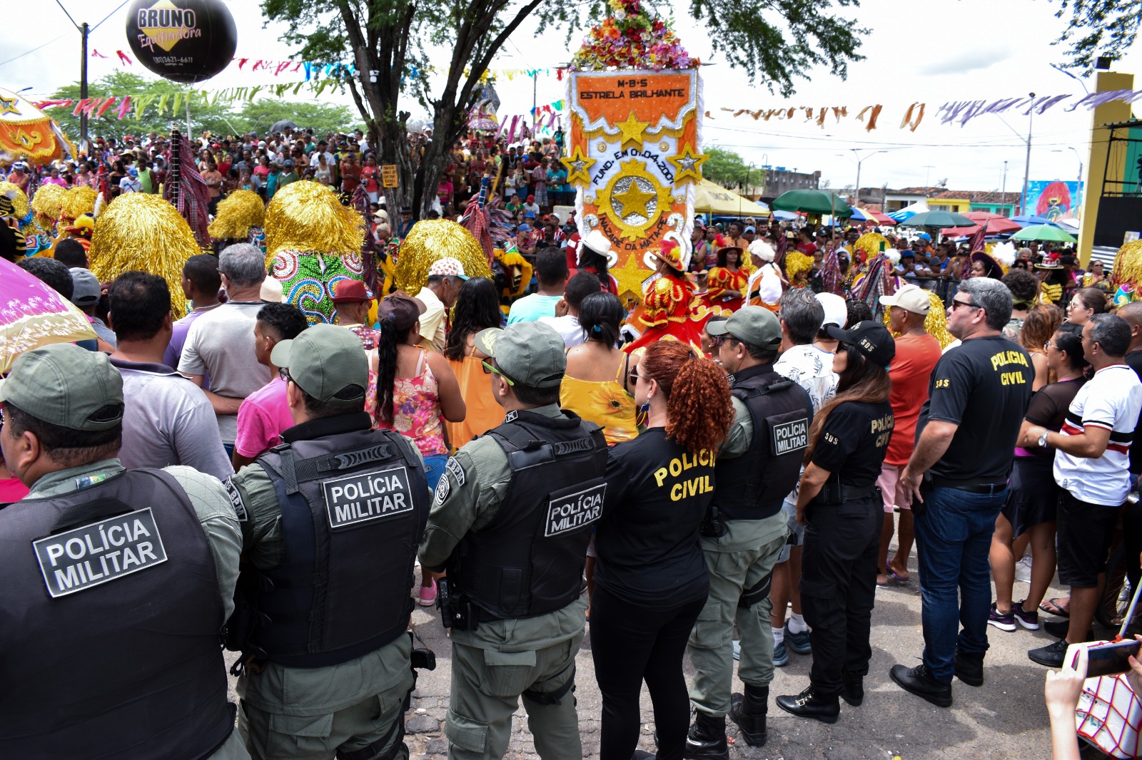 Grande encontro dos maracatus contou com forte presença das forças de segurança