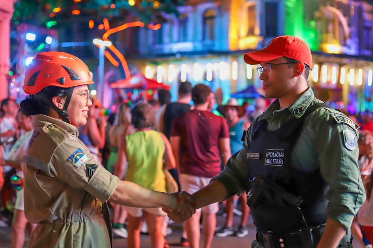  Mais folia e menos violência: Pernambuco registra queda de 40% nos roubos e 17% nos índices de homicídios no Carnaval