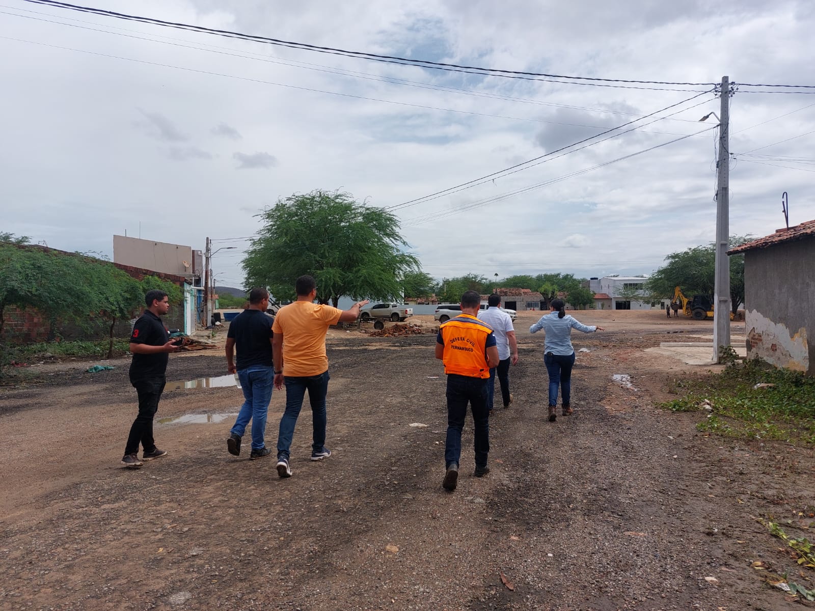 Estado fornece alimentos, colchões e lençóis a moradores de Sertânia e apoia município após fortes chuvas