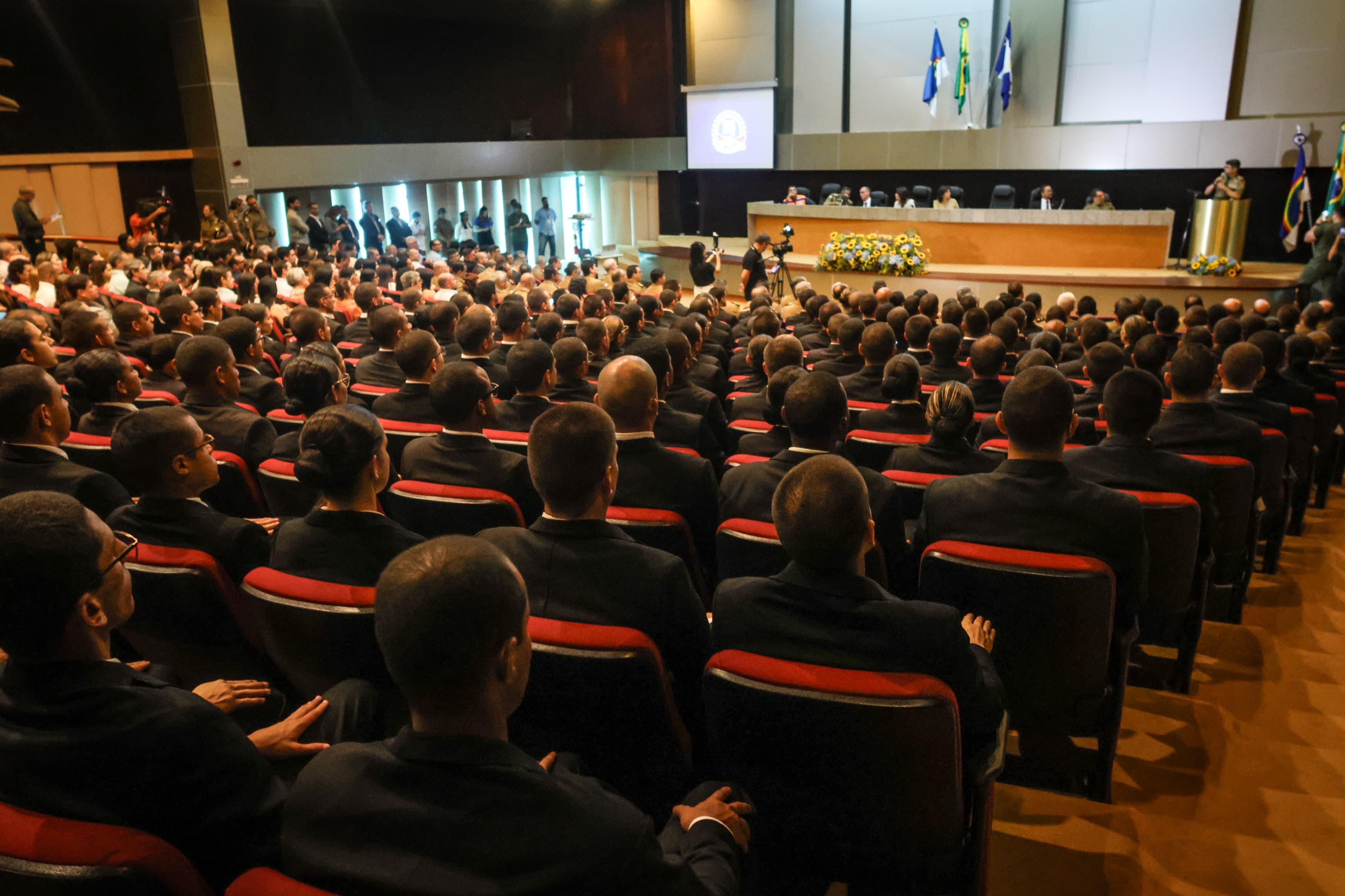 Juntos pela Segurança: Governo de Pernambuco inicia formação de novos policiais militares