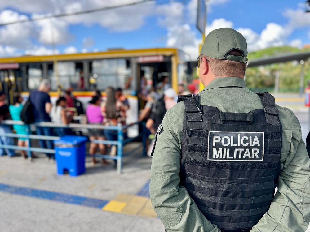 Roubos a ônibus: Outubro fecha com maior redução de casos de toda a série histórica na RMR