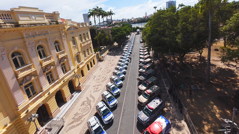 Juntos pela Segurança: governadora Raquel Lyra reforça segurança pública com entrega de R$ 73 milhões em armas, viaturas e helicóptero