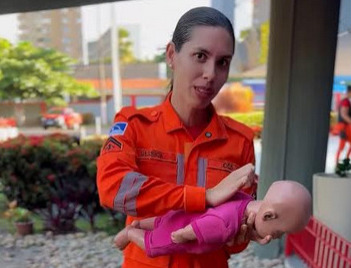 Corpo de Bombeiros Militar de Pernambuco atualiza manobra de desengasgo de bebês e altera protocolo de primeiros socorros