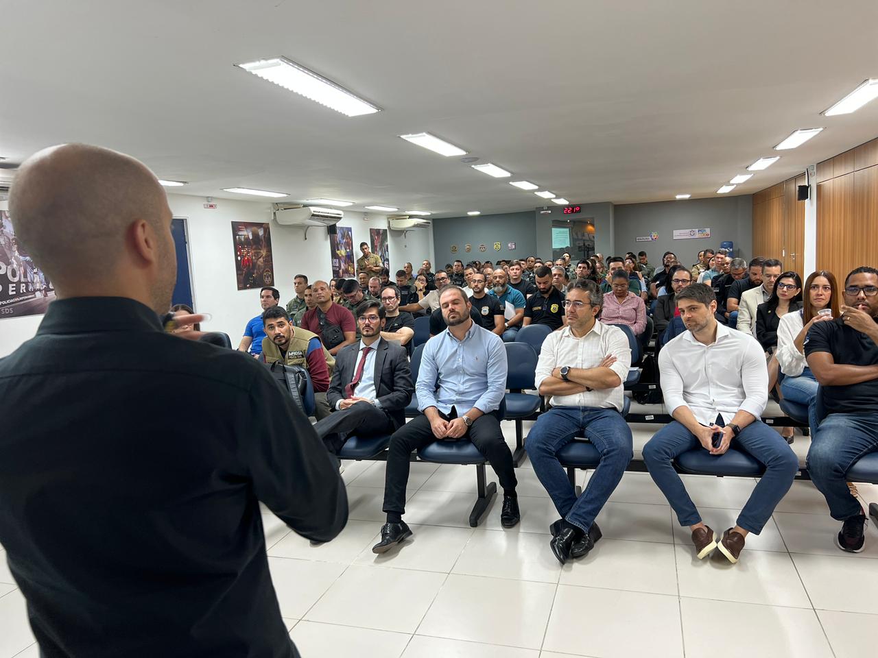 Policiais de Pernambuco são capacitados pelo Google Brasil para orientarem a população sobre segurança de celulares