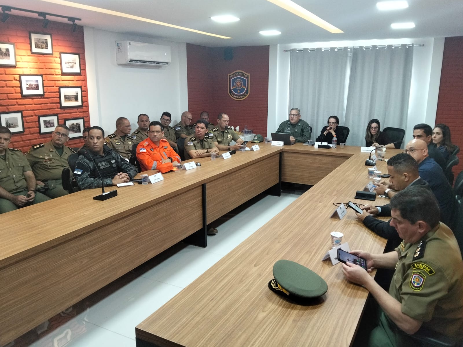  SDS realiza reunião do Juntos pela Segurança em Petrolina com delegados seccionais e comandantes do Sertão