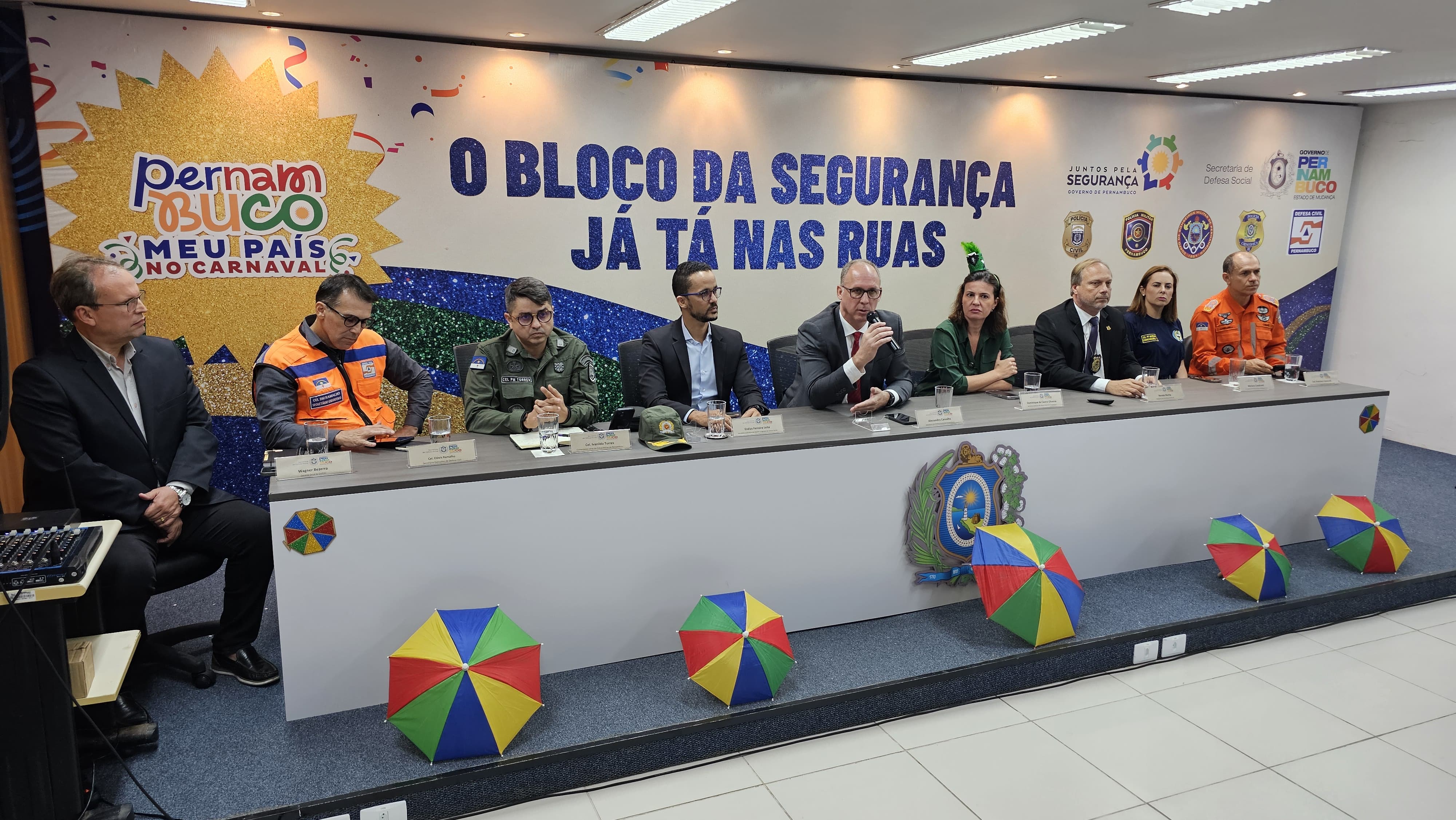 Governo de Pernambuco inova no Carnaval 2025 com portais de segurança nos acessos dos principais polos