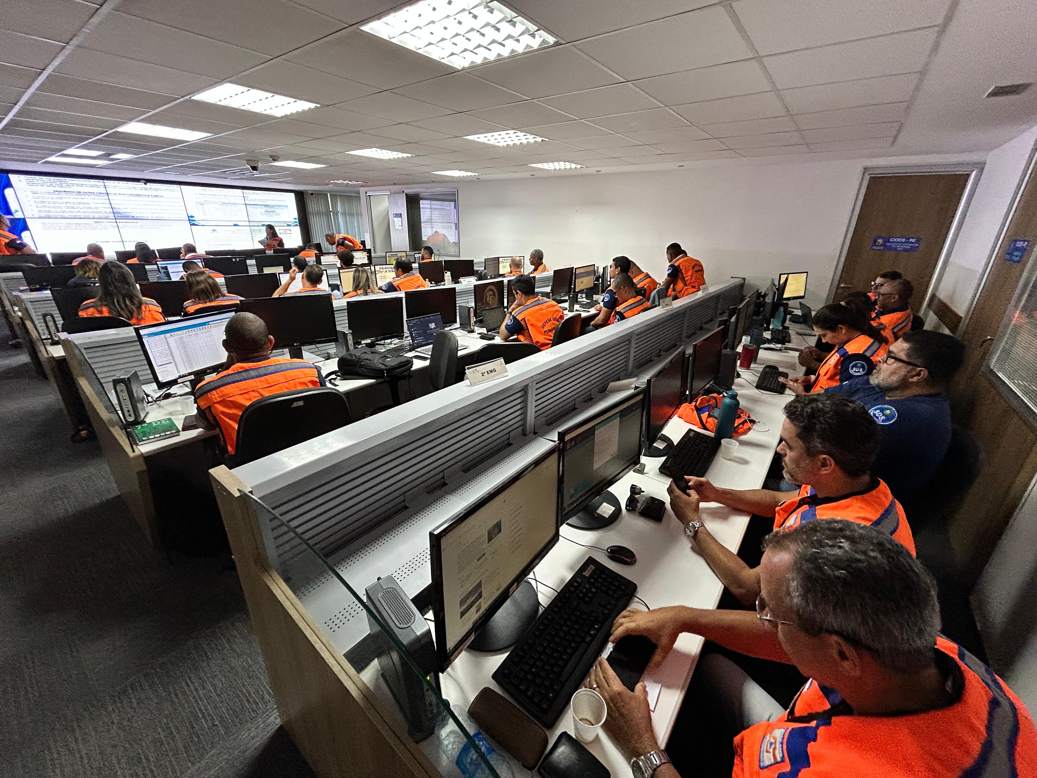 Em parceria com Governo Federal, agentes da Defesa Civil de Pernambuco são capacitados para uso de nova ferramenta de alertas de desastres