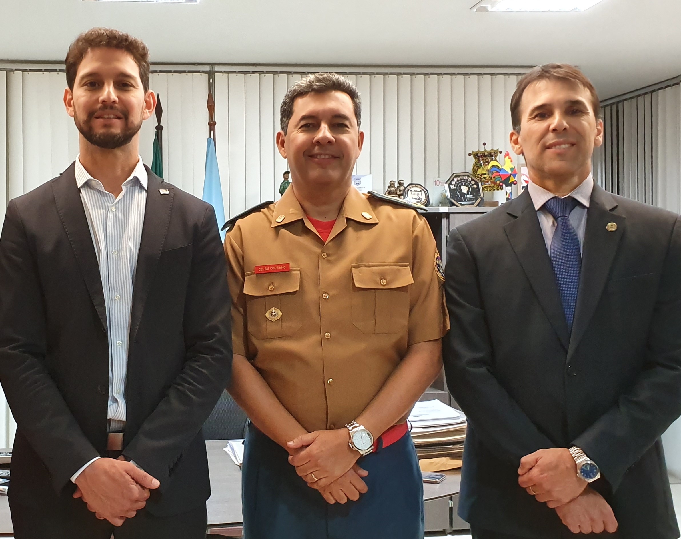 Pádua recebe novo comandante e subcomandante do CBMPE