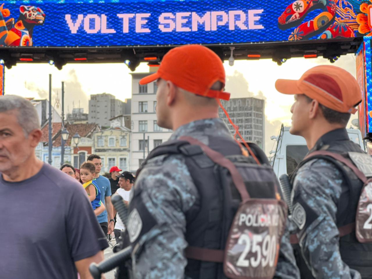 Carnaval 2026: Atuação das forças de segurança é aprovada por 93% dos visitantes de Pernambuco