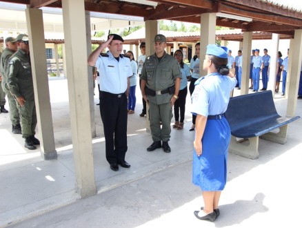 Comitiva cearense conhece Colégio da PM de Petrolina