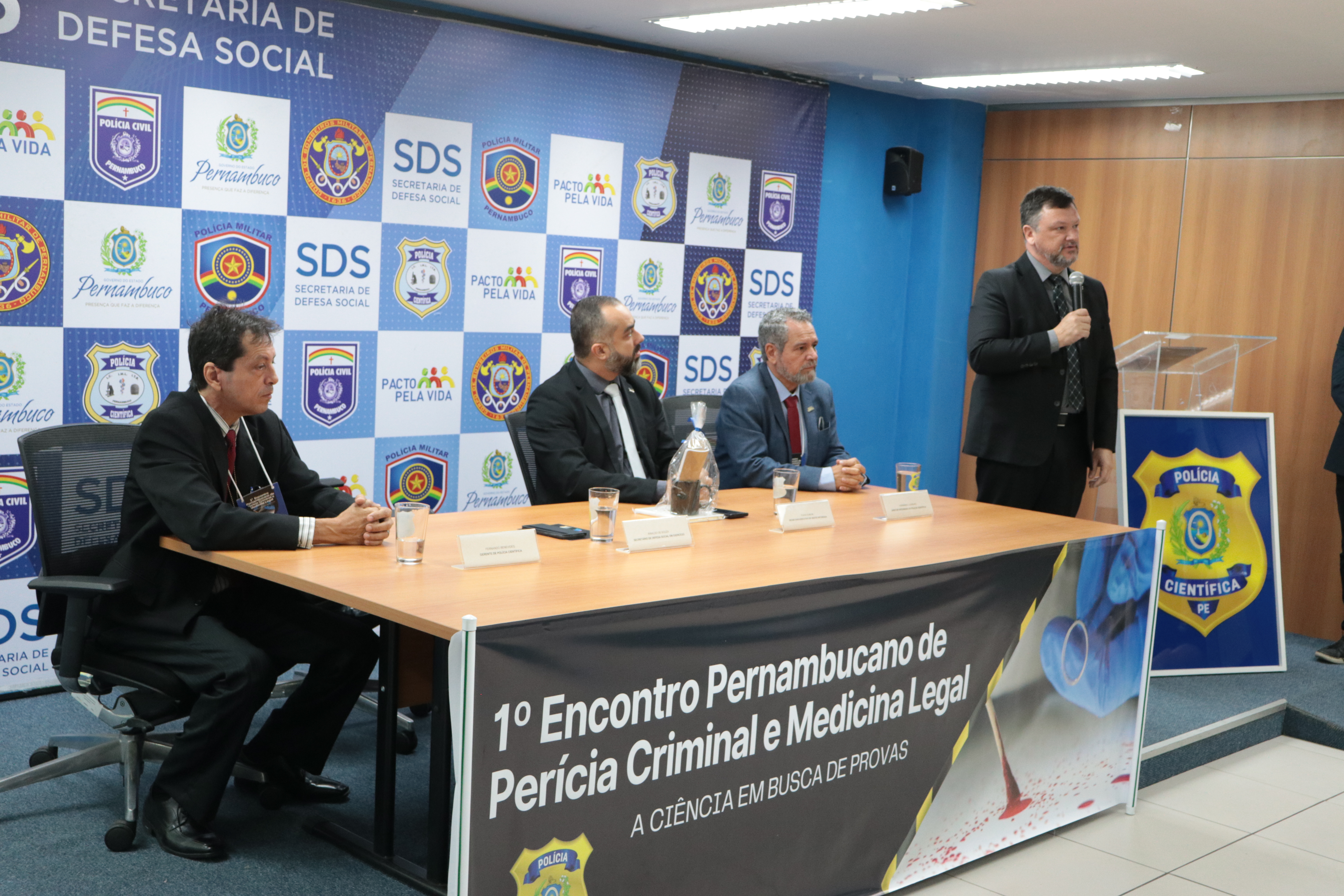 Autoridades pernambucanas recebem homenagem da Corregedoria da SDS