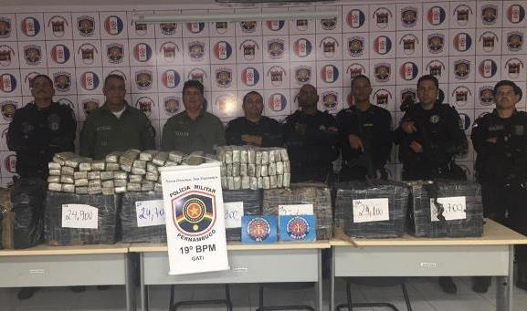 PM APREENDE 235 KG DE MACONHA QUE SERIAM DISTRIBUÍDOS NO IBURA