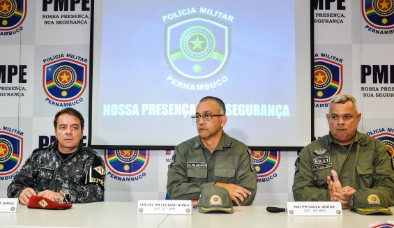 PM apreende arsenal no Cabo de Santo Agostinho