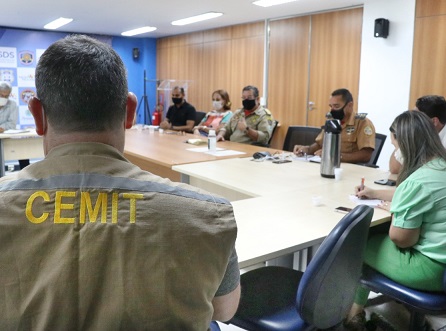 CEMIT reúne-se com municípios para avaliar prevenção a incidentes com tubarões