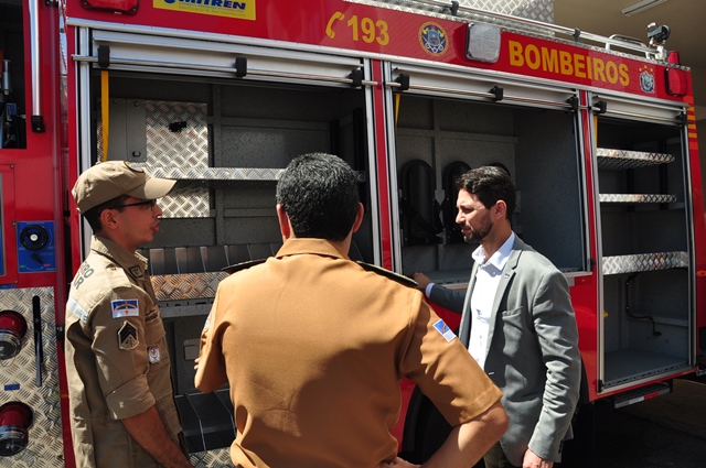 SDS entrega novas viaturas ao Corpo de Bombeiros