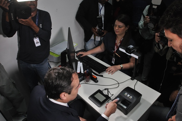 Rapidez e modernidade na nova carteira de identidade de PE