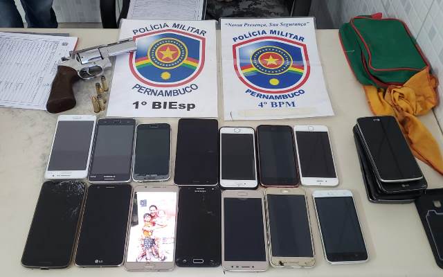 BIESp e 4º BPM RECUPERAM 25 CELULARES ROUBADOS EM CARUARU   