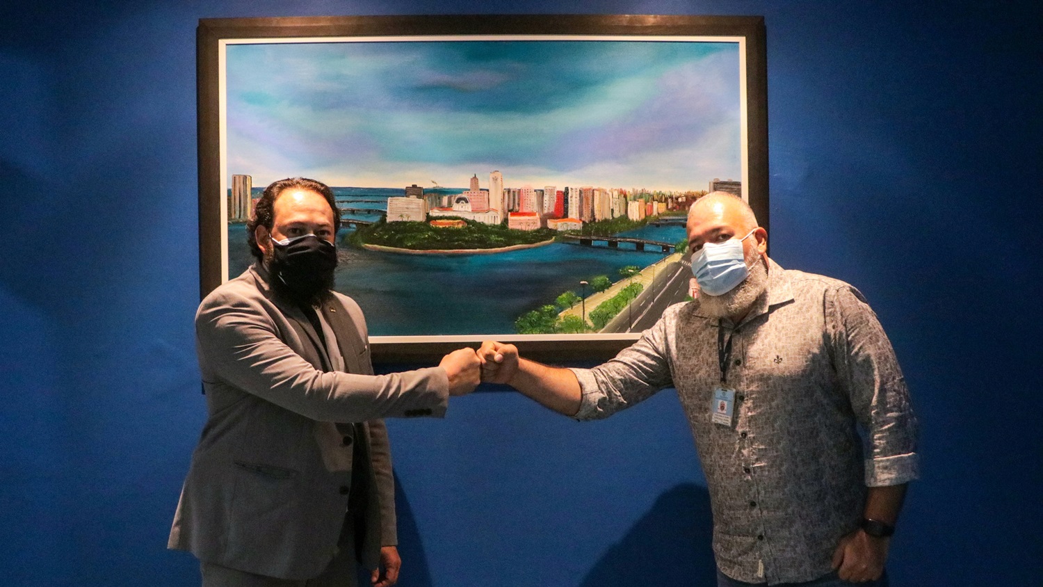 Servidor artista presenteia SDS com um quadro 