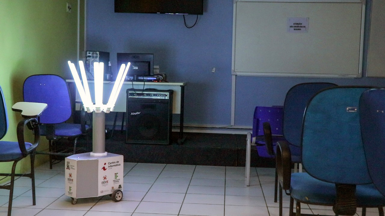 ROBÔ AURORA - ACADEPOL 02B.jpg