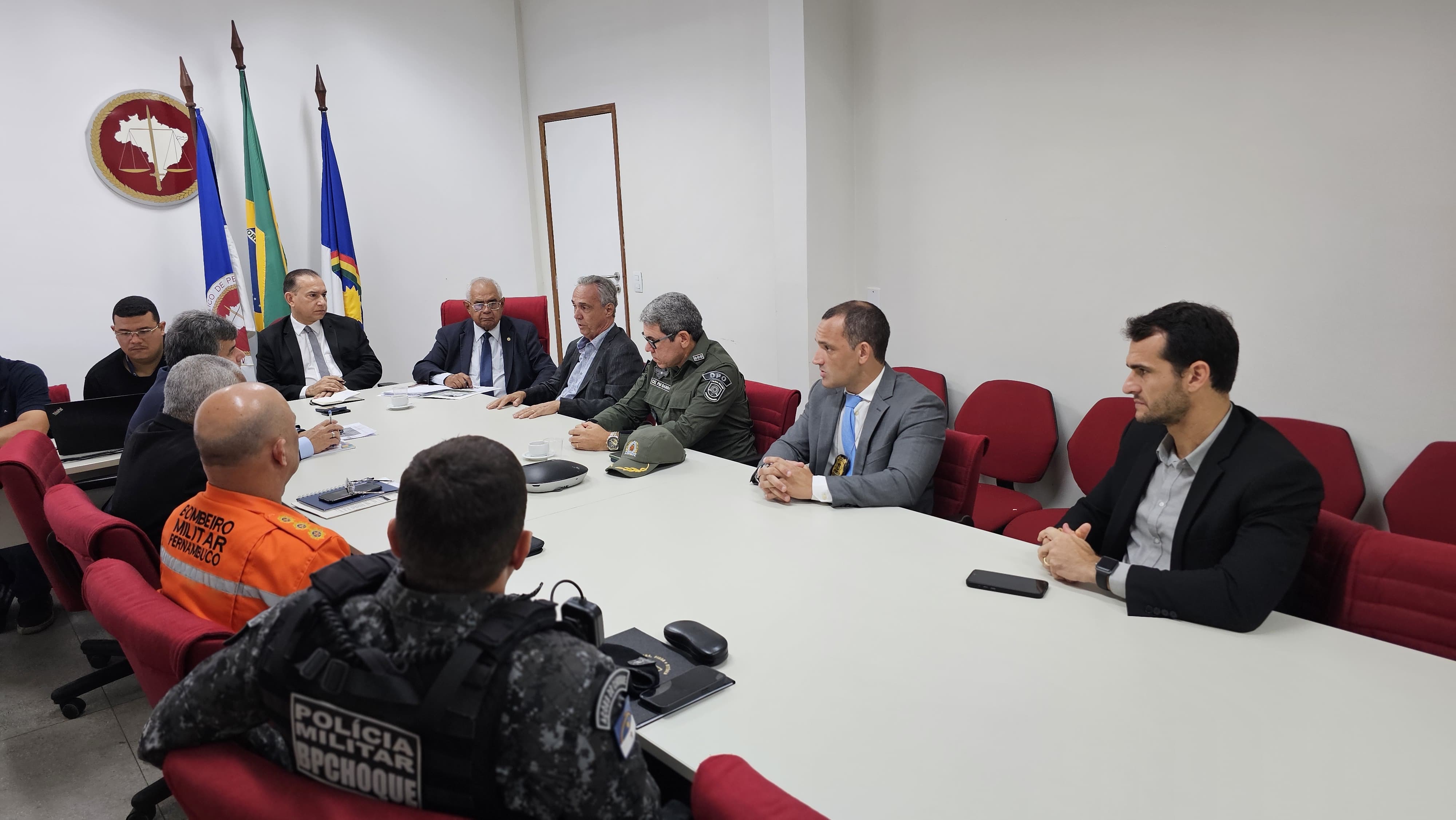 SDS, MPPE e Federação Pernambucana de Futebol realizam reunião sobre o Campeonato Pernambucano de 2025 (1).jpeg