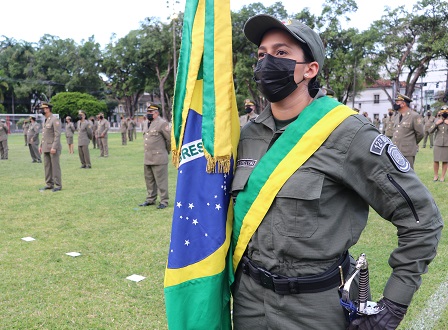 ENTREGA DE INSÍGNIAS A OFICIAIS 16 03 2022 2